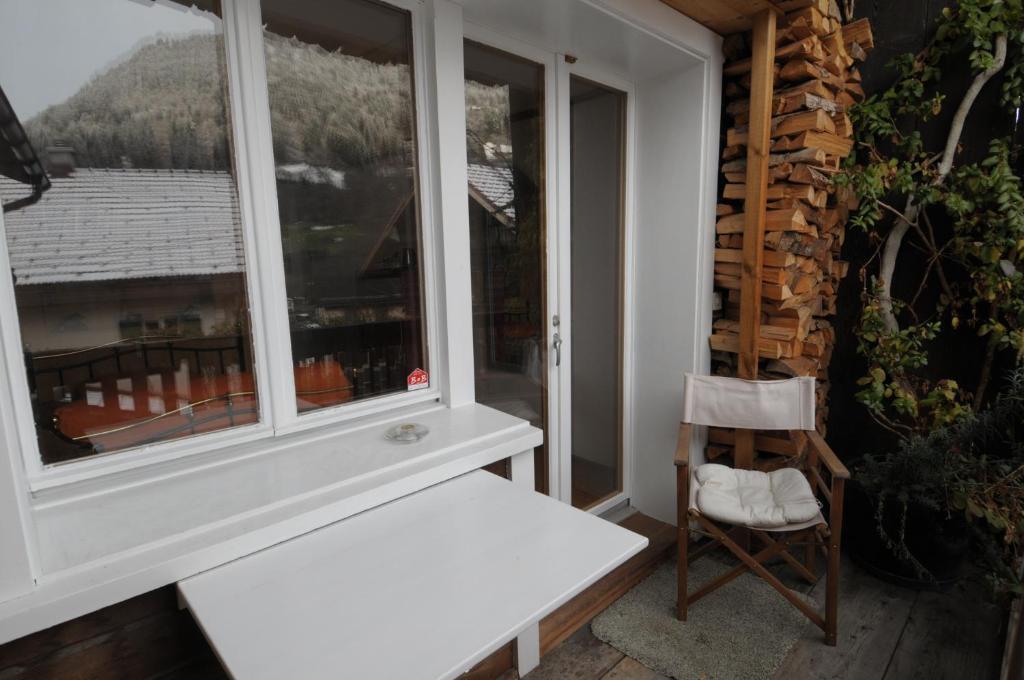 Bnb Hasatrog Jenaz Exterior photo