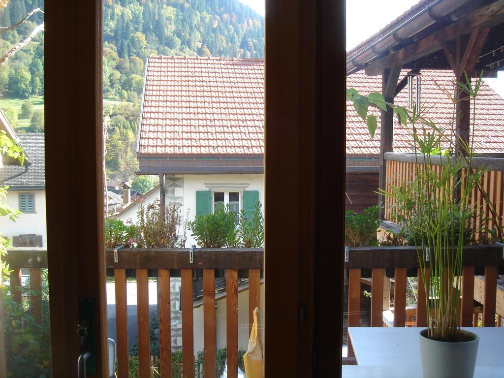 Bnb Hasatrog Jenaz Exterior photo